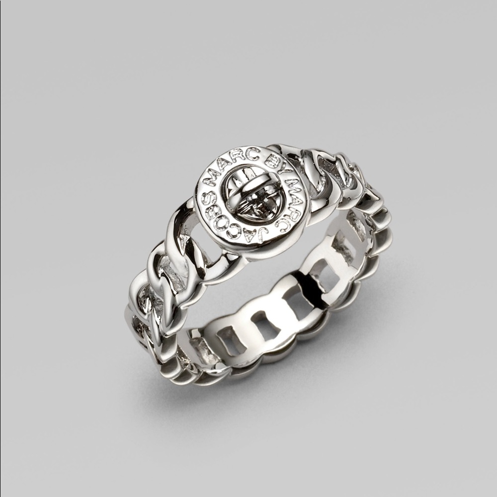 Marc Jacobs silver Katie turnlock ring